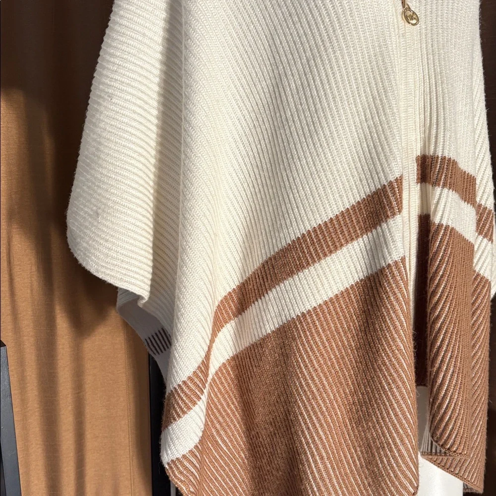 Stylish Cream and Tan Poncho - Picture 2 of 7